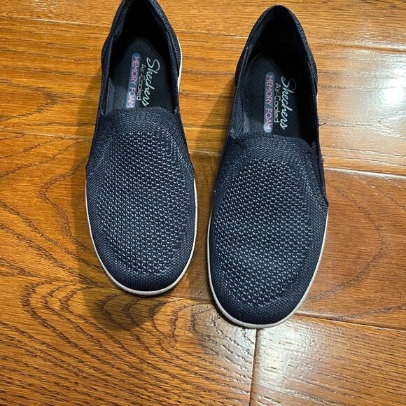 Skechers air cooled memory foam navy slip ons size 7 - Picture 1 of 8
